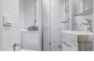 Luxhousing luxurious two rooms city apartment - 4