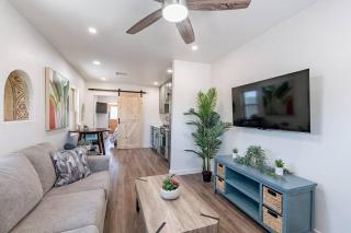 Downtown Bungalow -duplex - Ev Charger - 5