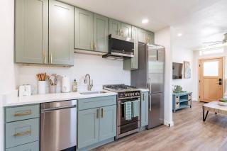 Downtown Bungalow -duplex - Ev Charger - 2
