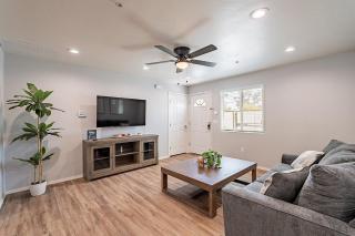 Modern Updated Luxury Triplex Ev Charging - 9