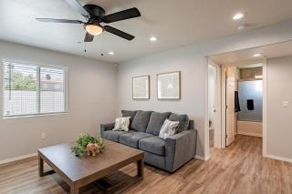 Modern Updated Luxury Triplex Ev Charging - 8
