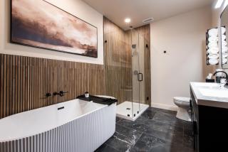 Hollyhock Suite 501: 4 bed/2 bath with soaking tub - 5