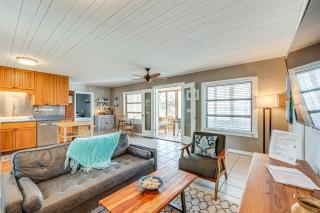 Relax and Refresh Waterfront Cottage in Panacea - 8