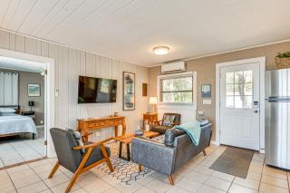 Relax and Refresh Waterfront Cottage in Panacea - 7