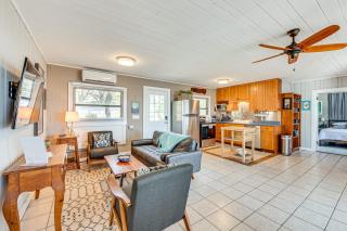 Relax and Refresh Waterfront Cottage in Panacea - 5