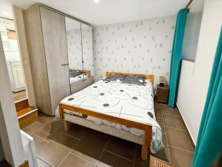 Ancien moulin renove, terrasse au bord de l eau - 2