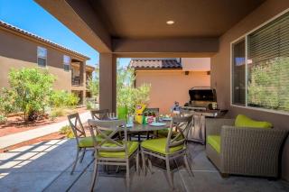 Red Rock Hideaway Family Home with Casita - 4