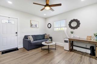 Country Charmer Single Story Cottage Pet Friendly - 1