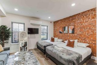 Stylish Studio Sleeps Four - 10 mins to DT (B) - 0