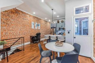 Large Bi-Level 3BR w Patio - 10 min to DT - 1