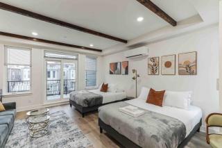 Large Studio w 2 Beds and Balcony (C) - 7