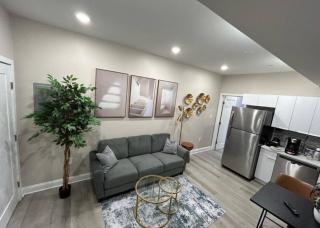 Large 2BR in Old City that Sleeps 8 - 9