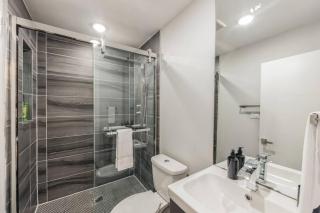 8 Minutes to DT - 1BR w Parking (103) - 5