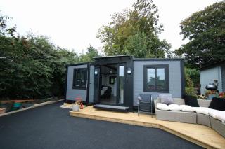 Sunset Retreat Cabin, Hot Tub & Garden views - 0