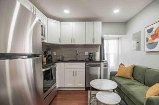 Cozy 1BR - Center City - Sleeps 4 - 2 Beds - 6