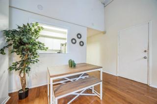 Large and Sunny 1BR Located Near Rittenhouse Square - 3