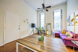 Large and Sunny 1BR Located Near Rittenhouse Square - 2