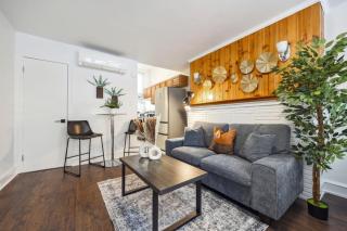 Charming Studio in the Heart of Center City with Fast WiFi - 6