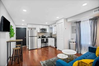 Modern and Stylish Center City 1BR - Perfect Location - 8