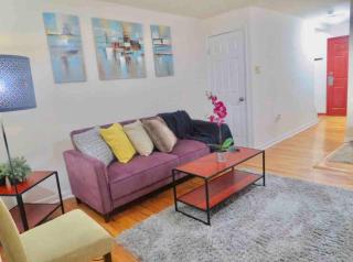 In the heart of Center City - Large bi-level 3BR - 8