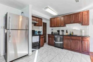Large 3BR in Spring Garden - 6