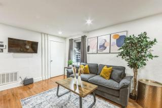 Cozy Center City 1BR apartment with Patio - 3