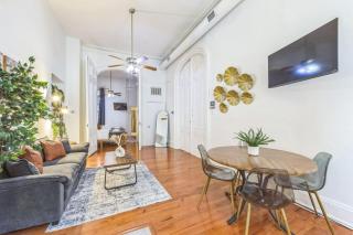 Large Historical Center City 1BR that Sleeps 4 - 8