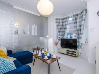 Sleep7, Pool Table, TTennis, Free Parking, 3BR - 0