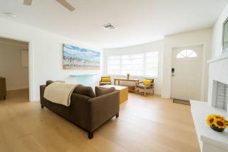 Lighthouse Point Poolside Retreat - 7