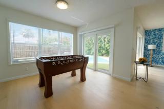 Lighthouse Point Poolside Retreat - 3