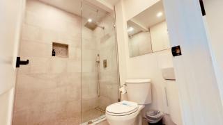 Wavecrest Retreat Near Strip & Beach - 7