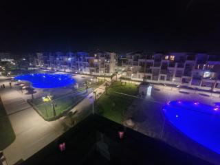 Appartement agréable et lumineux vue sur piscine WIFI - 1