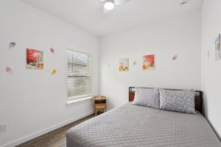 Oasis 4 - Near Downtown with TVs, Arcade, Games, Fun - 4