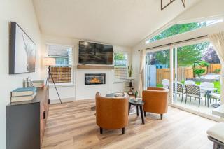 Modern Western Retreat Pet Friendly 4 Bed 2 Bath - 9