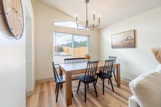 Modern Western Retreat Pet Friendly 4 Bed 2 Bath - 3