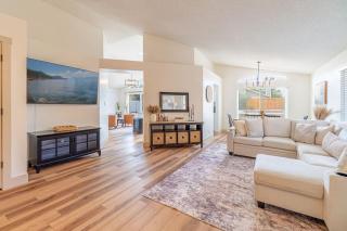 Modern Western Retreat Pet Friendly 4 Bed 2 Bath - 4