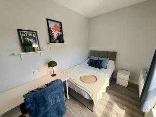 5 Bed 2 Shower Home - 2