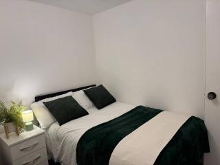 6 Bedrooms Entire Property in Central London - 2