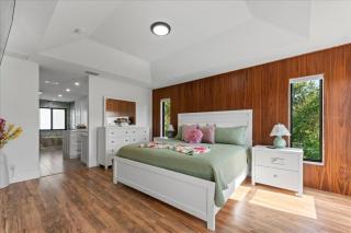 Naples Hidden Gem, Pet Friendly, King Beds - 5