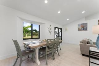 Naples Hidden Gem, Pet Friendly, King Beds - 4