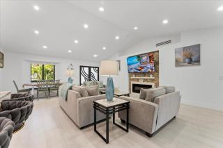 Naples Hidden Gem, Pet Friendly, King Beds - 2