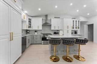 Naples Hidden Gem, Pet Friendly, King Beds - 1