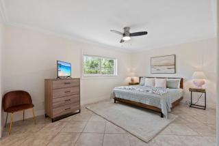 Luxury Getaway In Naples Pool Elegant Remodel - 1