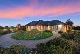 Book the Entire Eleanor Inn - 0