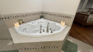 R and R Hideaway Suite - 7