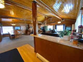 Aurora viewing, quiet space, entire log home - 8