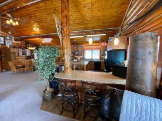 Aurora viewing, quiet space, entire log home - 6