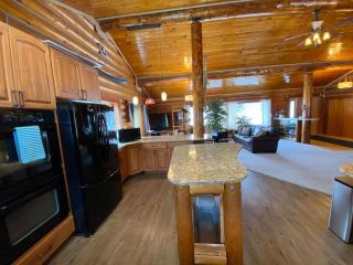 Aurora viewing, quiet space, entire log home - 4
