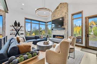 Brand New Eagles Nest Property - 4