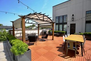 Upscale 2-Bedroom Loft in Nashville - 7